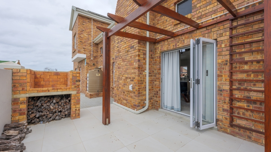 4 Bedroom Property for Sale in Oceanview Heights Western Cape